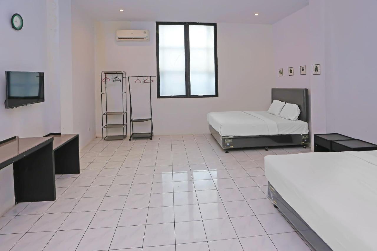 Collection O 92739 Hotel Pintu Besar Jakarta Exterior photo